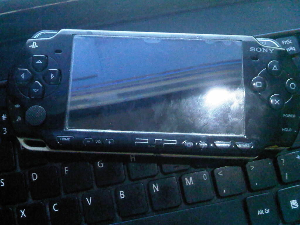PSP Slim 2000 Black Permanent Hack mulus murah masuk dulu