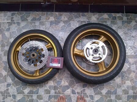 LIMBAH MOGE velg CB 400 vtec 3,5'' 5" +ban batlax good condition