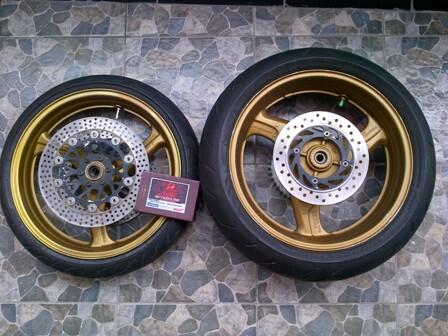 LIMBAH MOGE velg CB 400 vtec 3,5'' 5" +ban batlax good condition