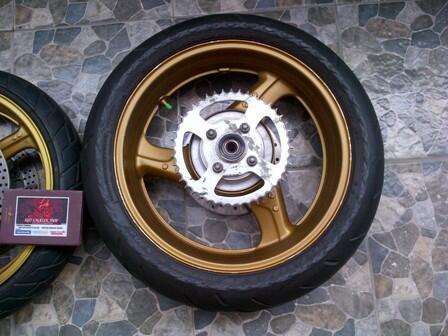 LIMBAH MOGE velg CB 400 vtec 3,5'' 5" +ban batlax good condition