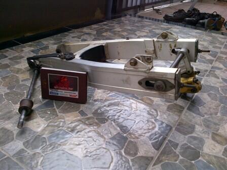 LIMBAH MOGE swing arm CB 400 SF + KALIPER BAWAH NISSIN CB 400 VTEC EX TIGER