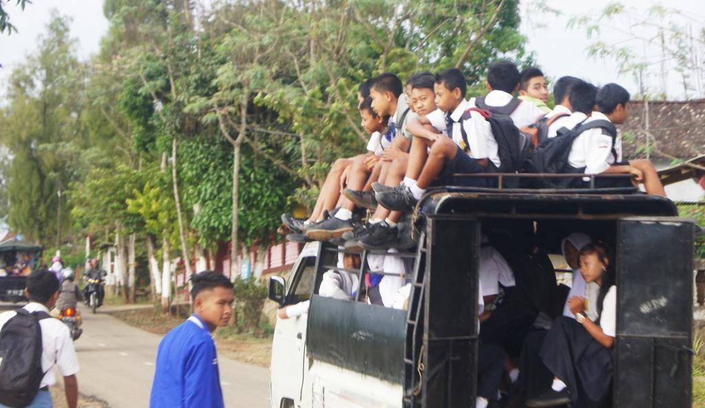 Potret Anak Pinggiran