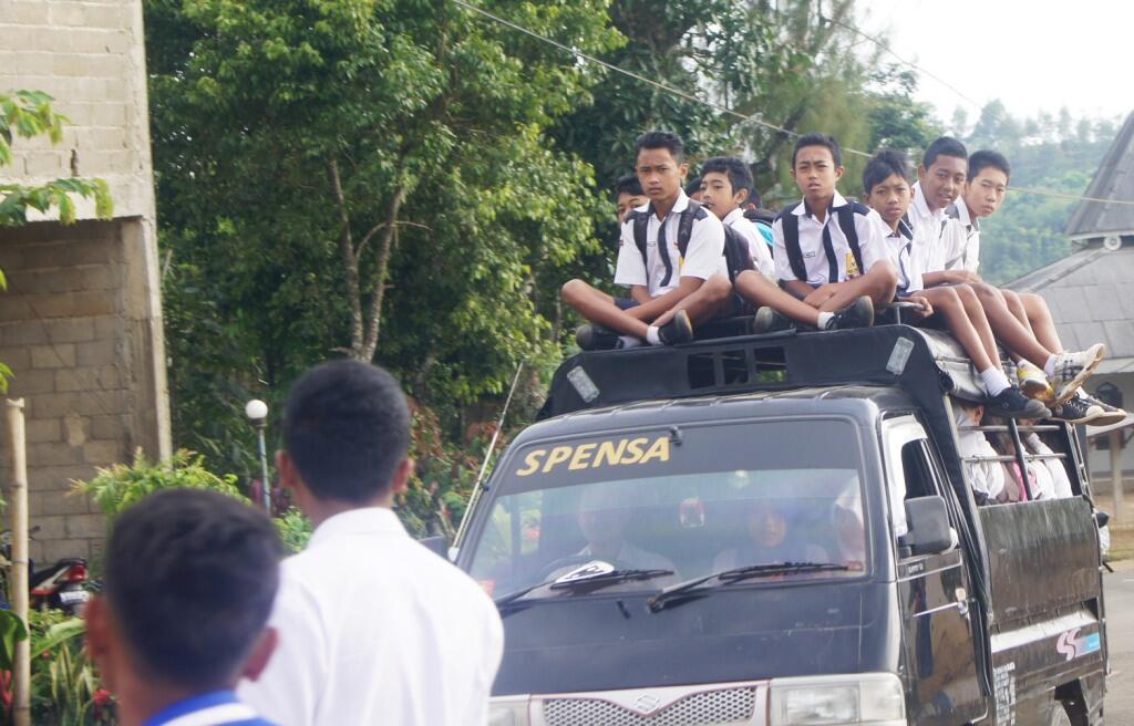 Potret Anak Pinggiran