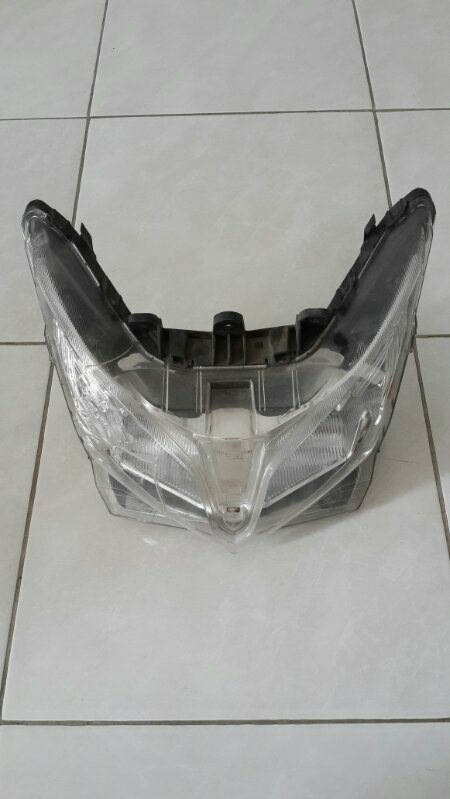lampu depan n lampu belakang Honda Vario 125 original kondisi mika bolong