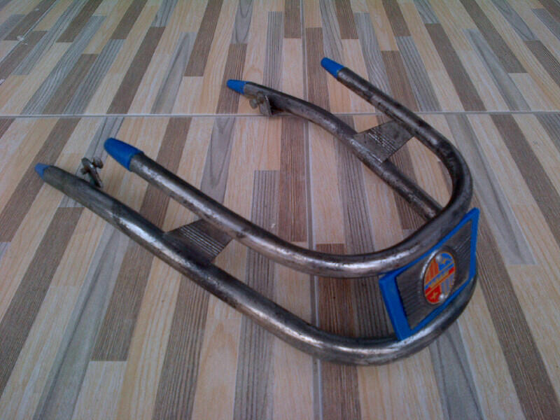 Bumper vespa super / sprint Vigano Garis warna Merah