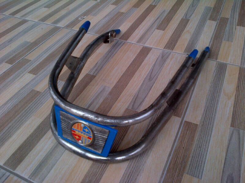 Bumper vespa super / sprint Vigano Garis warna Merah