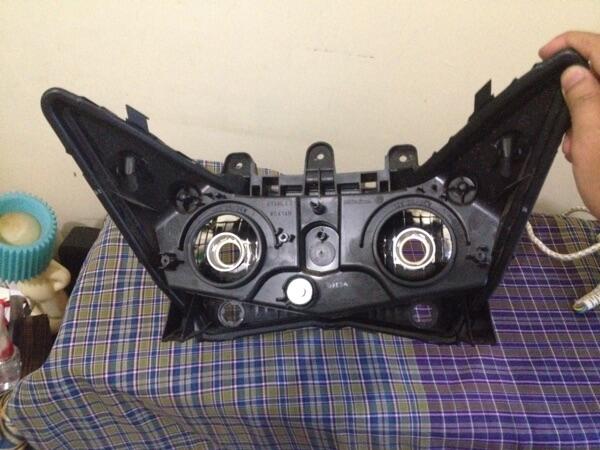 Reflektor vario cbs 125 (mika pecah)