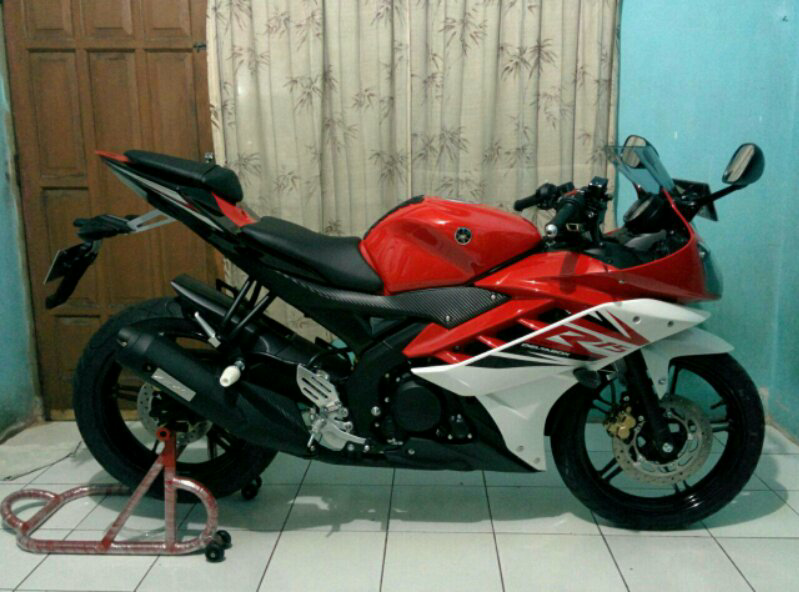 Dijual Yamaha R15 baru 2 bulan mukus 99% butuh uang