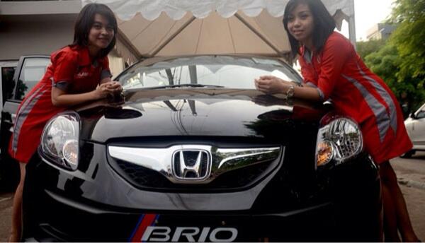 Honda new brio 2014 angsuran 1,8jt an bandung only