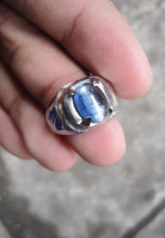 BATU NATURAL SAPPHIRE AUSTRALIA KYANITE CINCIN EMBAN TITANIUM JOGJA KOTAGEDE MURAH