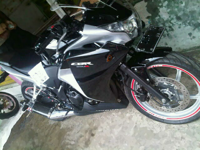 Terjual BU motor  honda cbr  250  2011 Hitam jarang pakai 