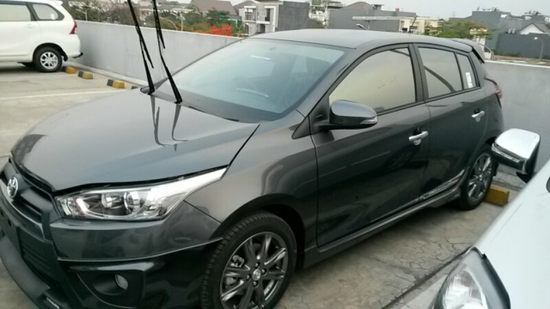 Ready Stock NEW YARIS Grey Mica TDP 56.3 jt, Dengan Bonus Yg Banyaaak, Buktikan...!