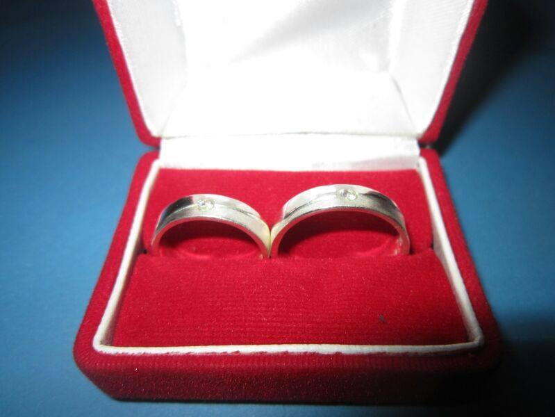 Terjual CINCIN  COUPLE  PERAK  bisa ukir  nama  inisial 