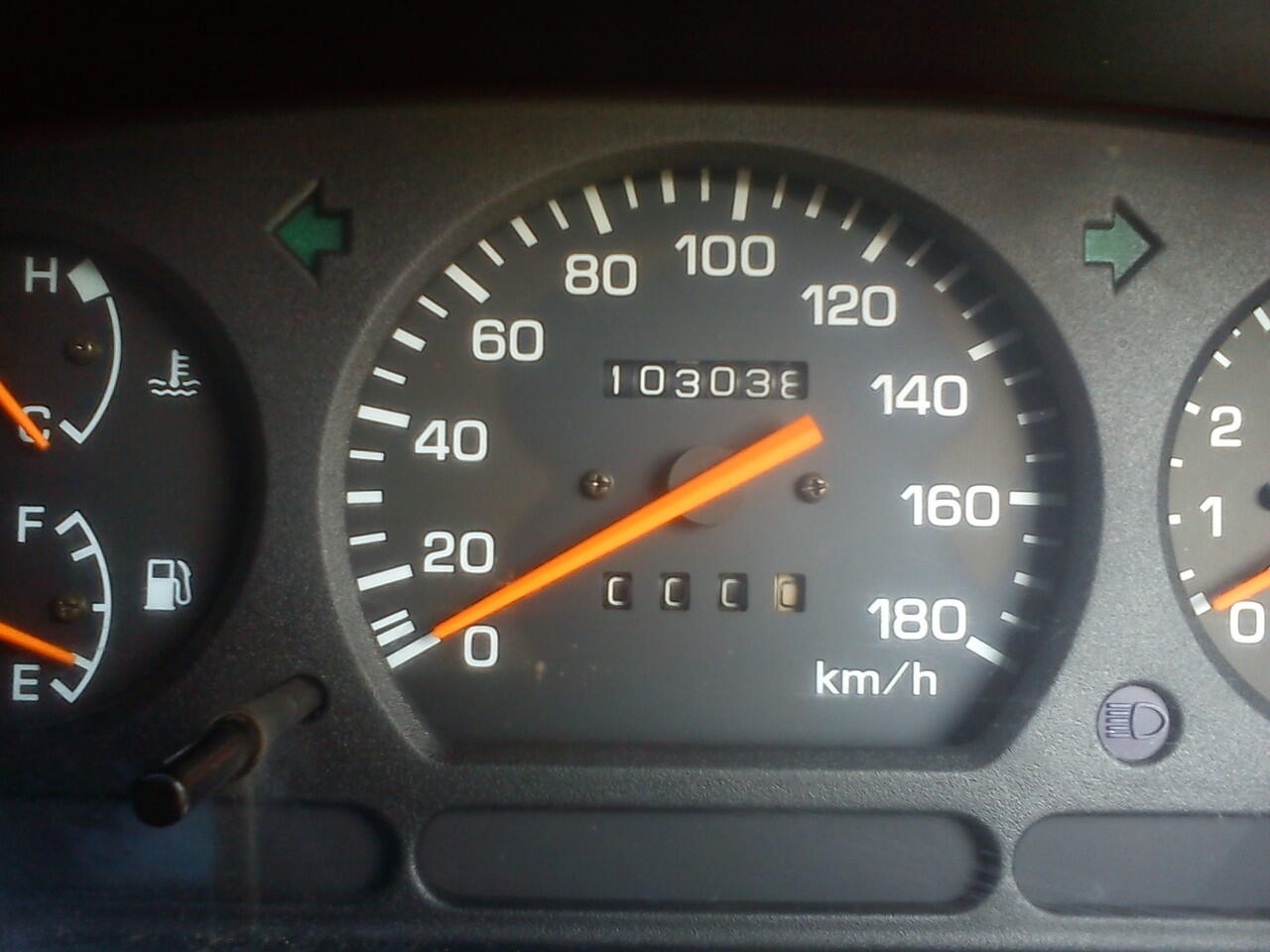 Daihatsu TARUNA FGX 2002 SE M/T 1500cc Blue Silver GOOD CONDITION