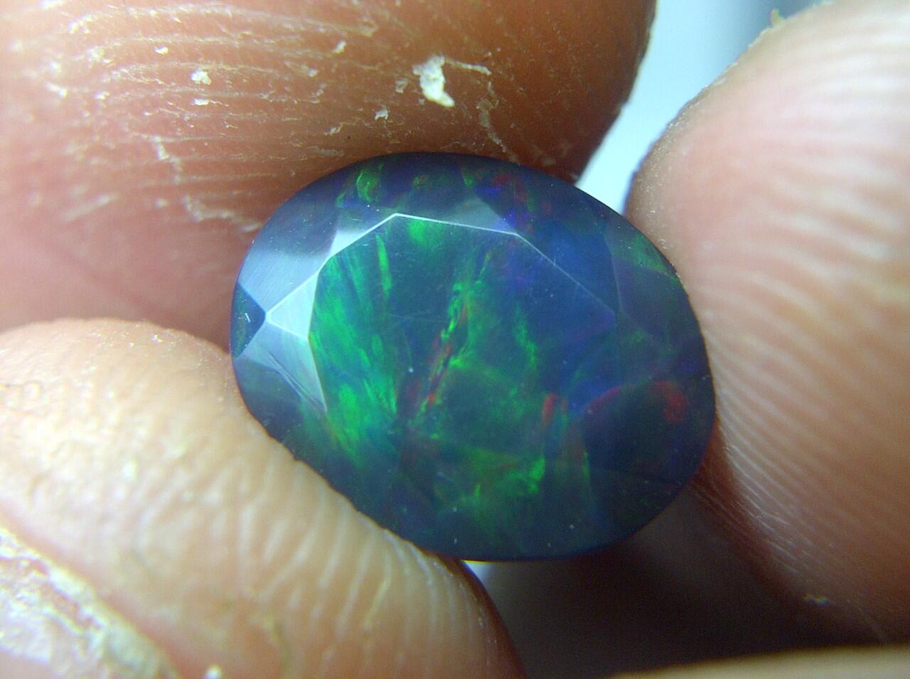 Kalimaya Afrika Black opal cuting