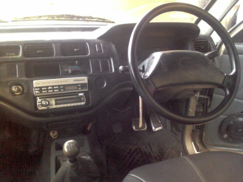 toyota kijang LSX thun 99