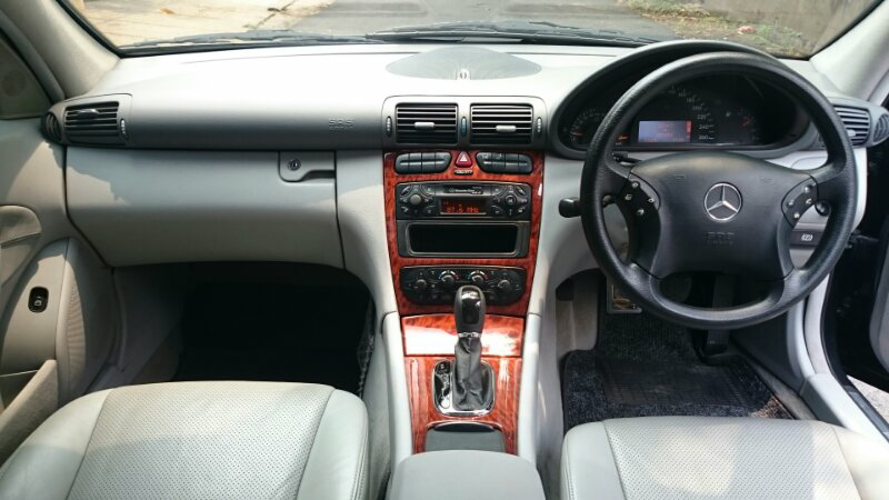 Mercedes Benz C200 2001 W203 BLACK SANGAT TERAWAT. Wajah sudah ELEGANCE. Velg19.