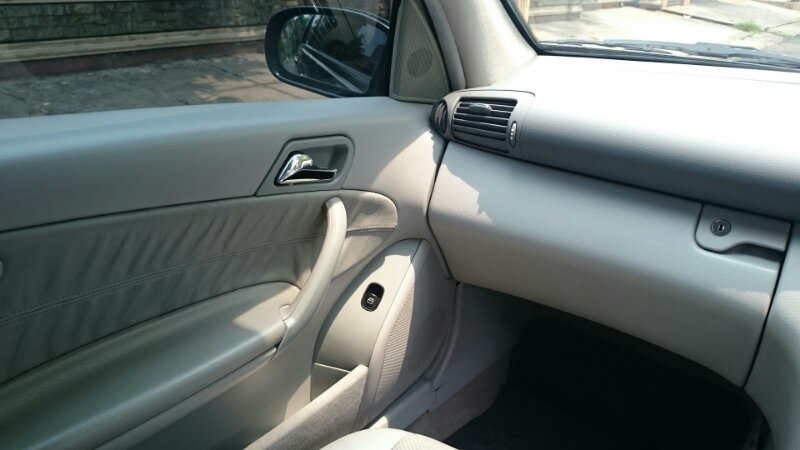 Mercedes Benz C200 2001 W203 BLACK SANGAT TERAWAT. Wajah sudah ELEGANCE. Velg19.