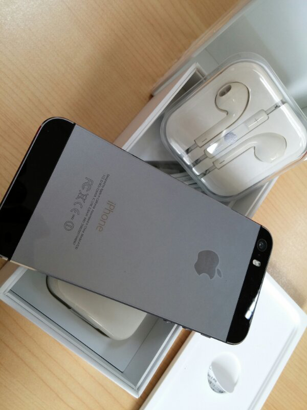 jual iphone 5s harga murah 32GB warna Grey 6jt an