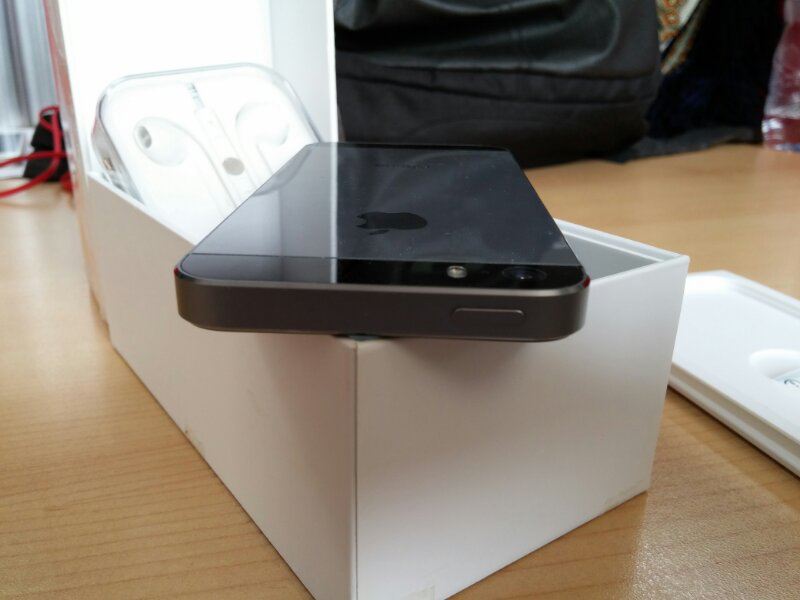 jual iphone 5s harga murah 32GB warna Grey 6jt an