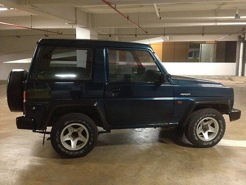Di jual mobil Daihatsu Feroza 93