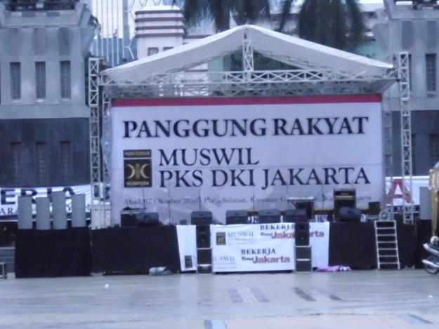 Terjual Sewa Panggung Rigging, Sound System dan Alat Band 