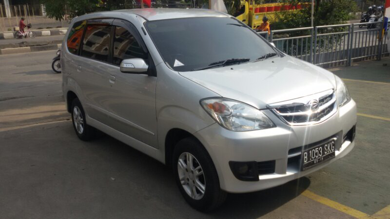 daihatsu xenia 1.3 xi at deluxe 2010