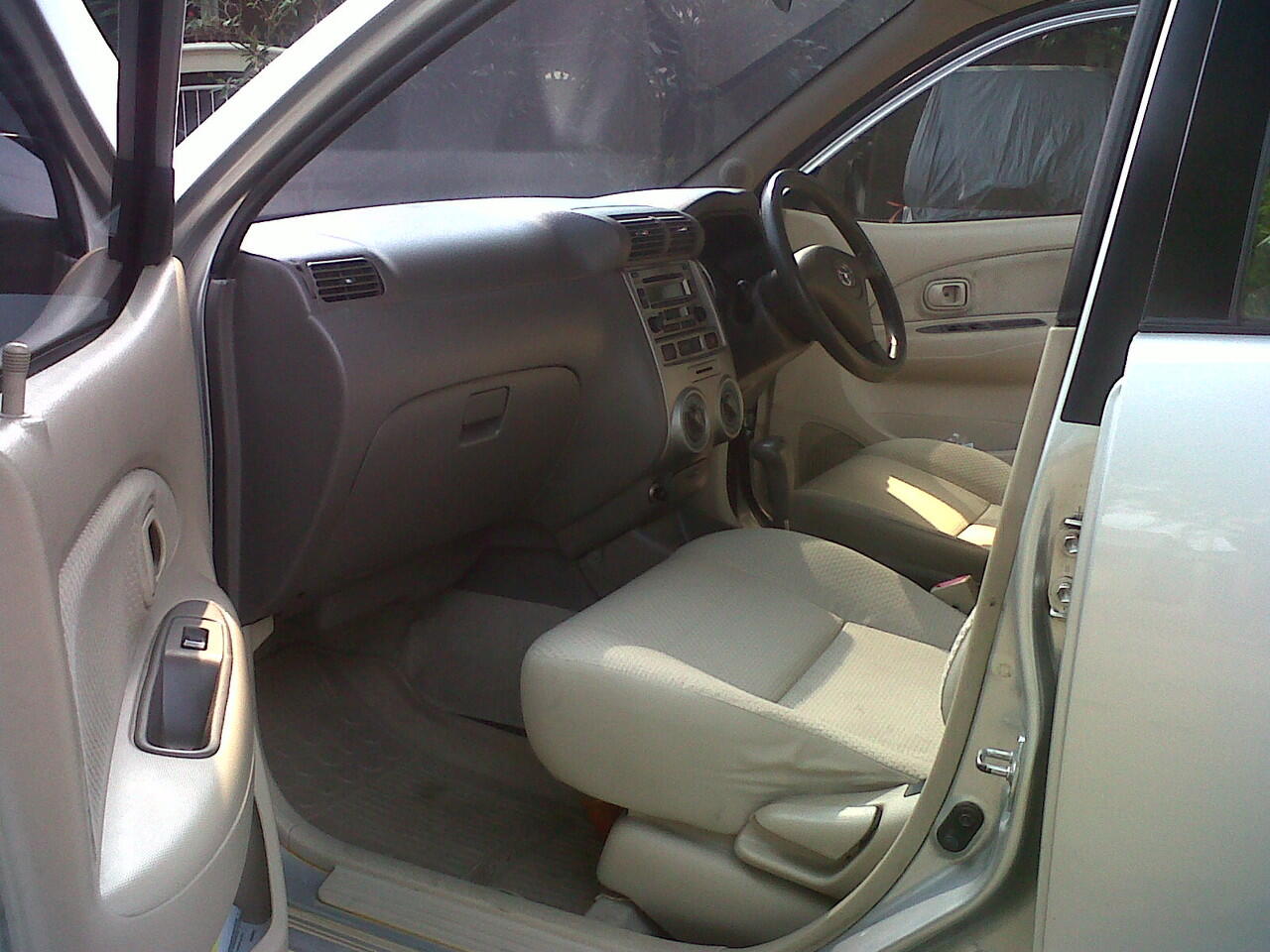 Toyota Avanza Tipe S 1.5 VVTi At Matic th 2007 Silver