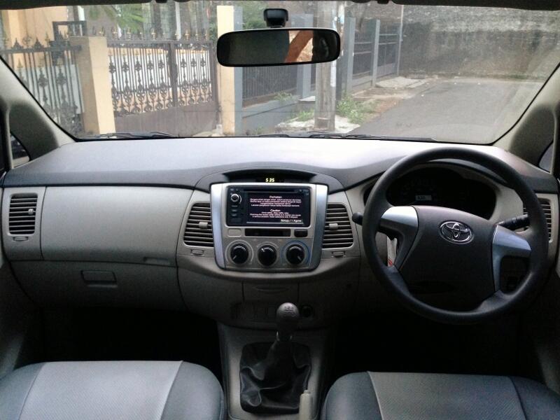 Kijang Grand Innova 2013 Type G Manual Hitam Low Km
