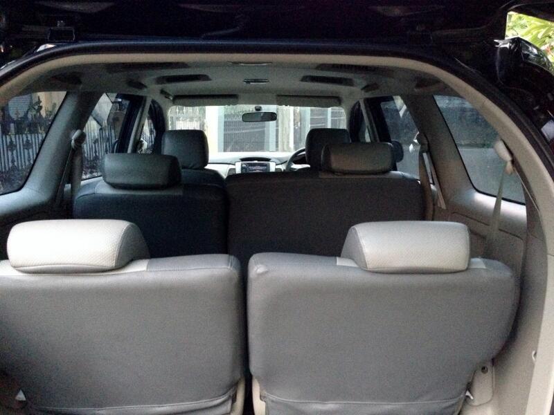 Kijang Grand Innova 2013 Type G Manual Hitam Low Km