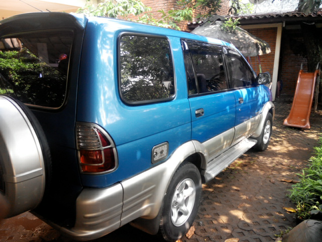 isuzu panther touring 2001 a/t