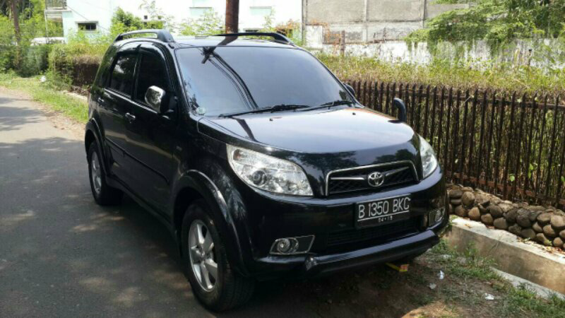 Super Murah Toyota Rush 2010 Hitam A/T , KM super rendah tangan pertama
