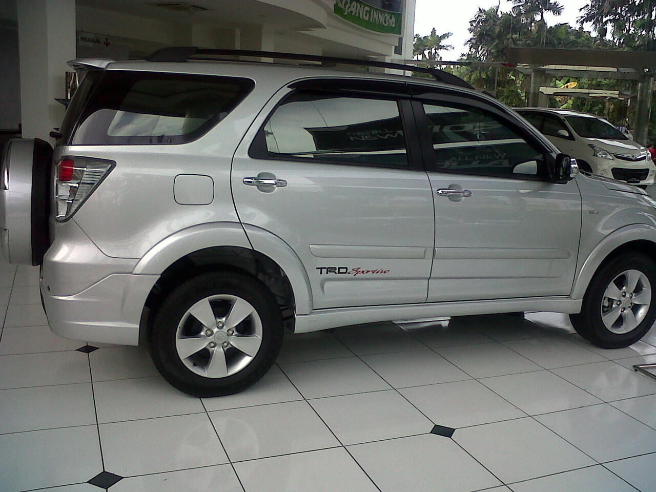 New YARIS Free Karpet Dasar + Kaca Film + Talang Air DP Super Ringan ,,,Weeken sale ,