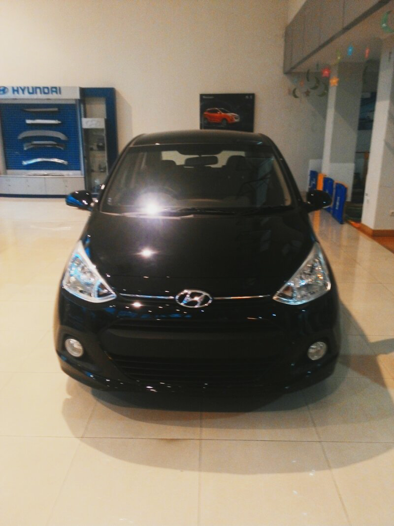 walaupun Musim hujan dan BBM naik tetap irit dan keren naik Hyundai Grand i 10