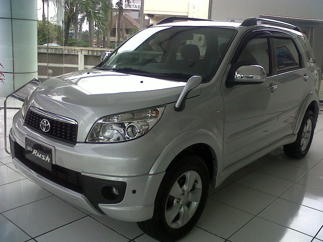 AVANZA GRATIS 3 X Cicilan, Bonus Kaca Film+talang Air+Karpet Bludru+Cover Body,,,,,,,