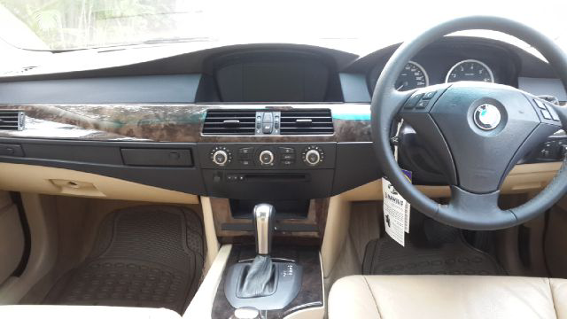 WTS BMW 530i 2007 silver stone