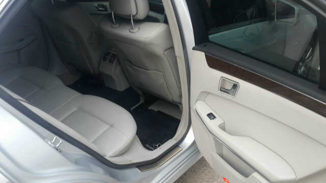 WTS MERCY E200 CGI KOMPRESSOR 2010 SILVER mulus
