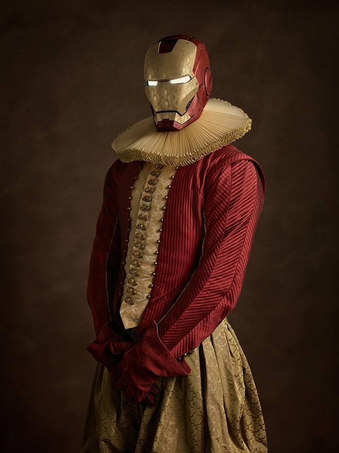 Kostum Para Superhero Versi Abad Ke-16