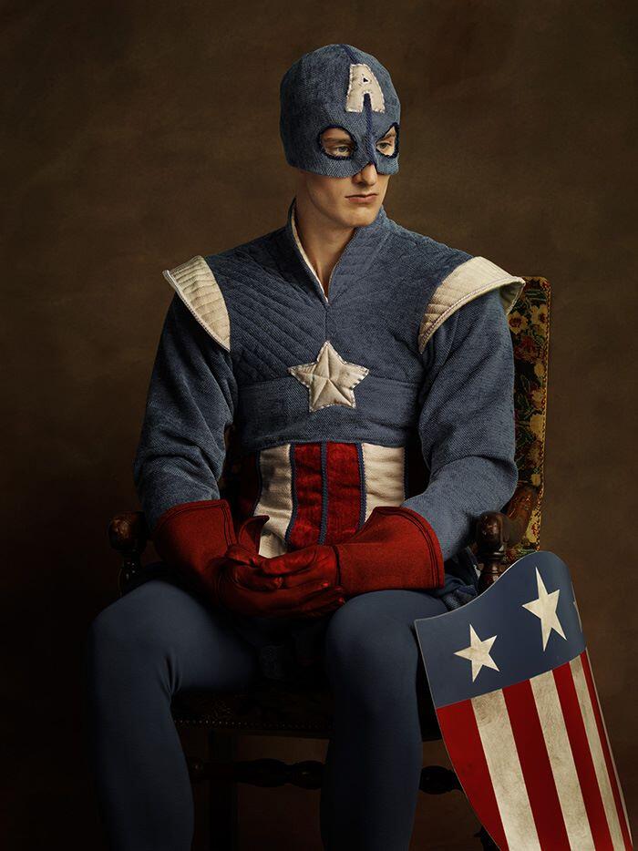 Kostum Para Superhero Versi Abad Ke-16