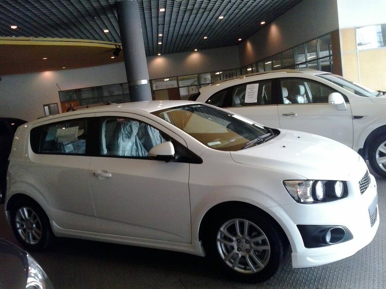 cash back besar tlp saja!! chevrolet aveo lt 1.4 manual dan metic
