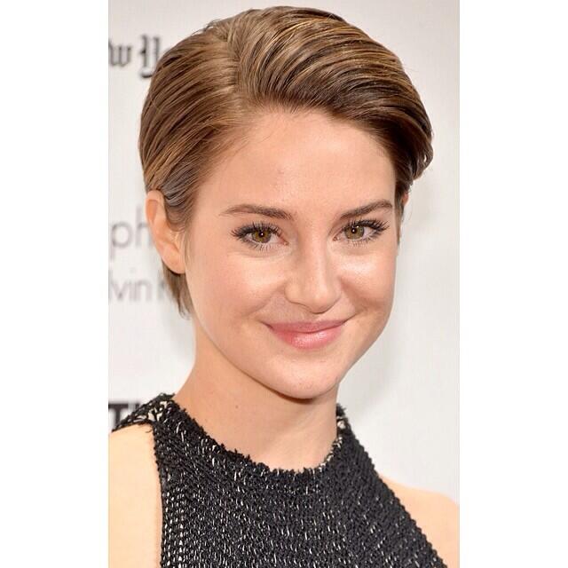 Shailene Woodley aktris muda cantik nan mempesona 