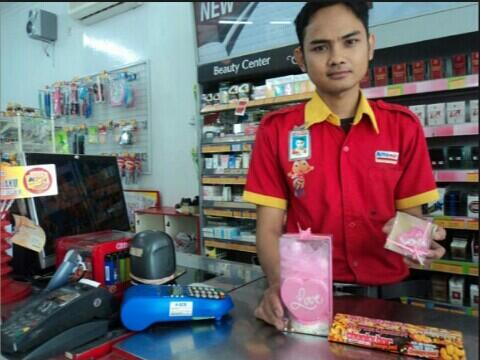 narsis ala penjaga minimarket