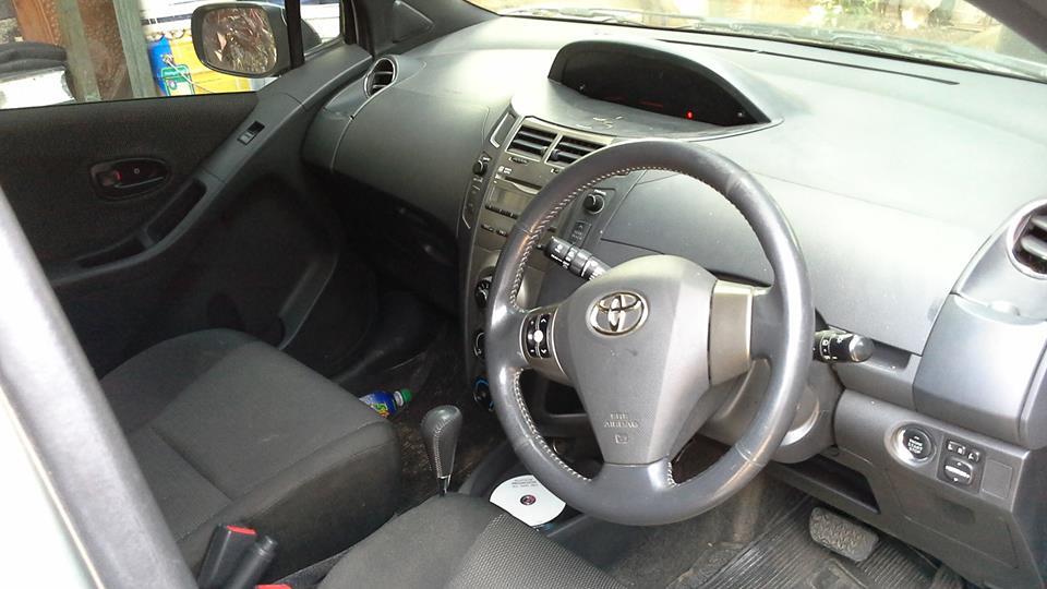 CUMA DP 18JT BISA BAWA PULANG YARIS J LIMITED A/T 2012