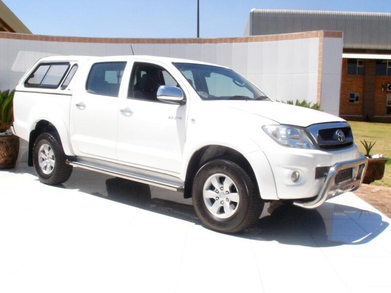 Toyota - Hilux Double Cabin 2011 Hub: 0821-8929-7410.