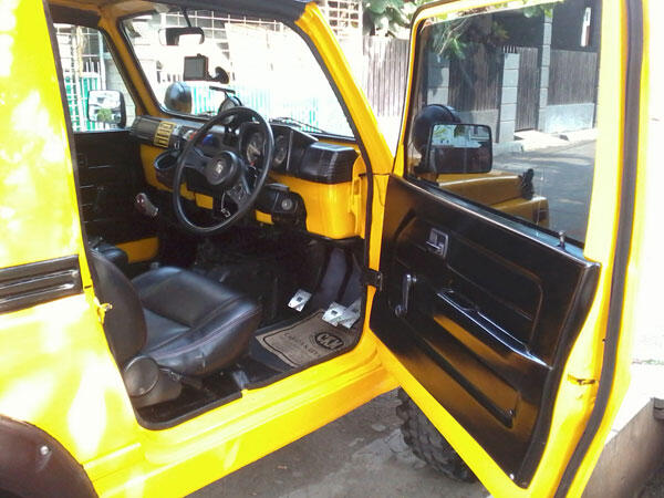 dijual Suzuki Jimny Sierra 1984 4x4 Yellow