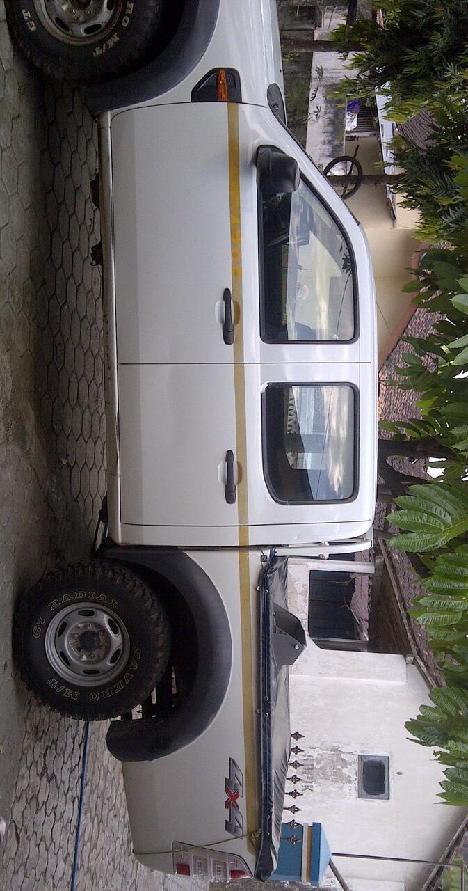 FORD RANGER 4X4 DC 2.5 2010 PUTIH