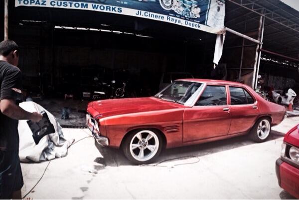 Holden Premier HQ