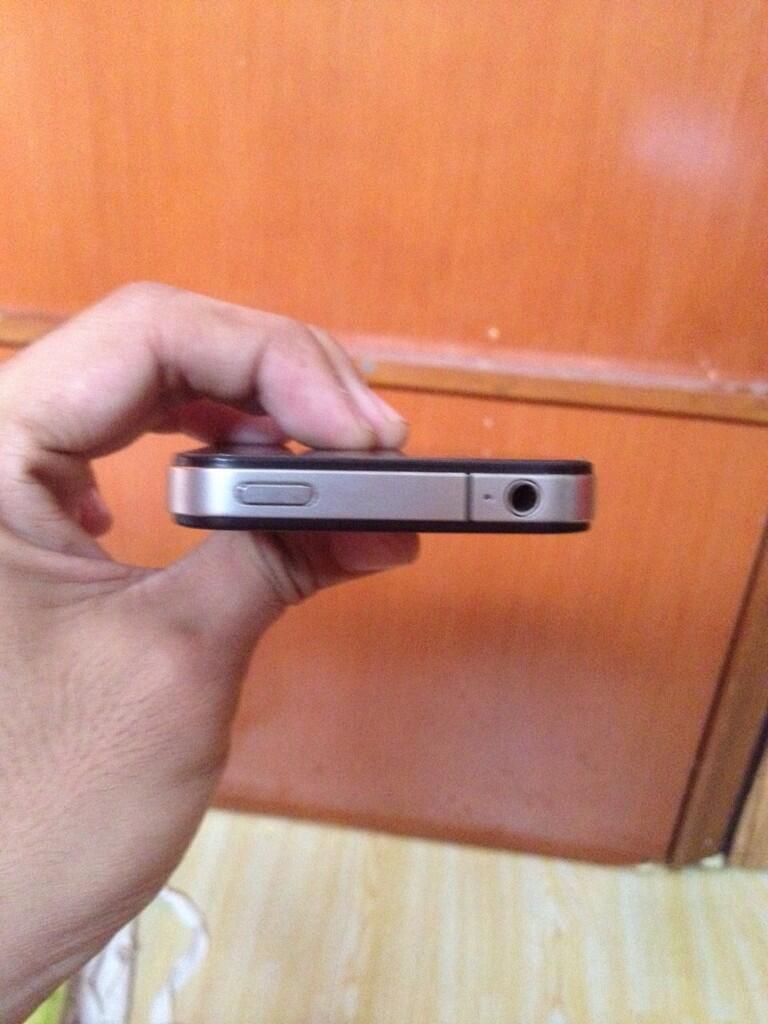 Iphone 4 32GB Lock icloud murah!!!!!