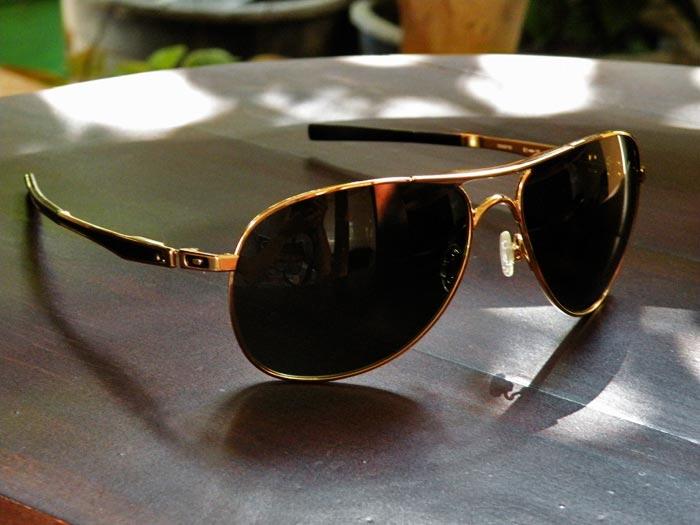 2nd - Like New - SunGlass Original OAKLEY Plaintiff Polished Gold