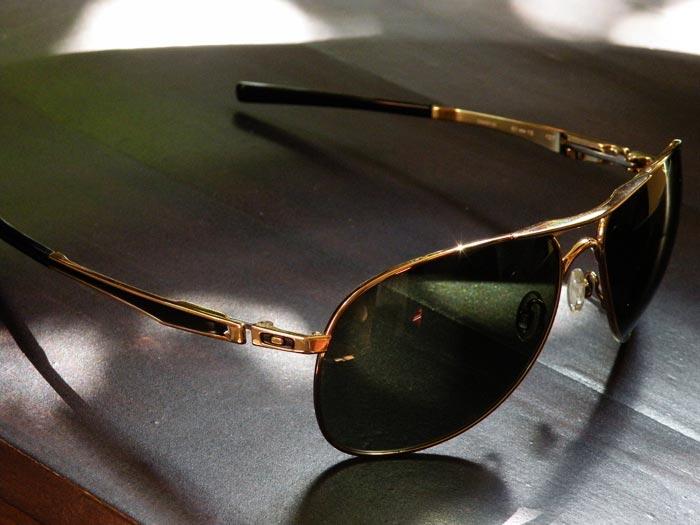 2nd - Like New - SunGlass Original OAKLEY Plaintiff Polished Gold
